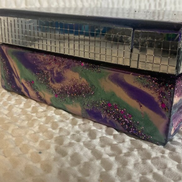 NEW Handmade Resin Designed Closing Lid Keepsakes Jewelry Trinket Box - Picture 3 of 11